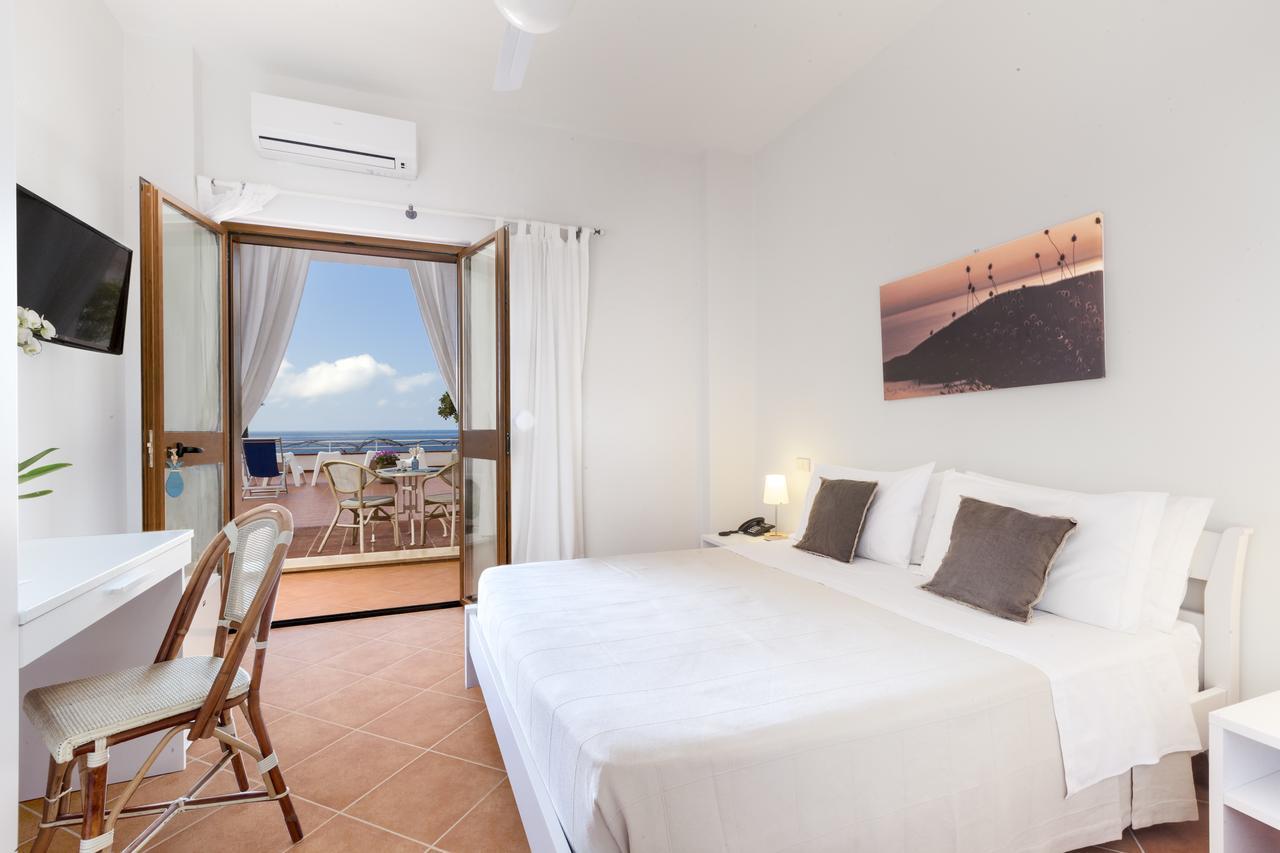 Il Cefalo Hotel & Restaurant Castellabate Exterior photo